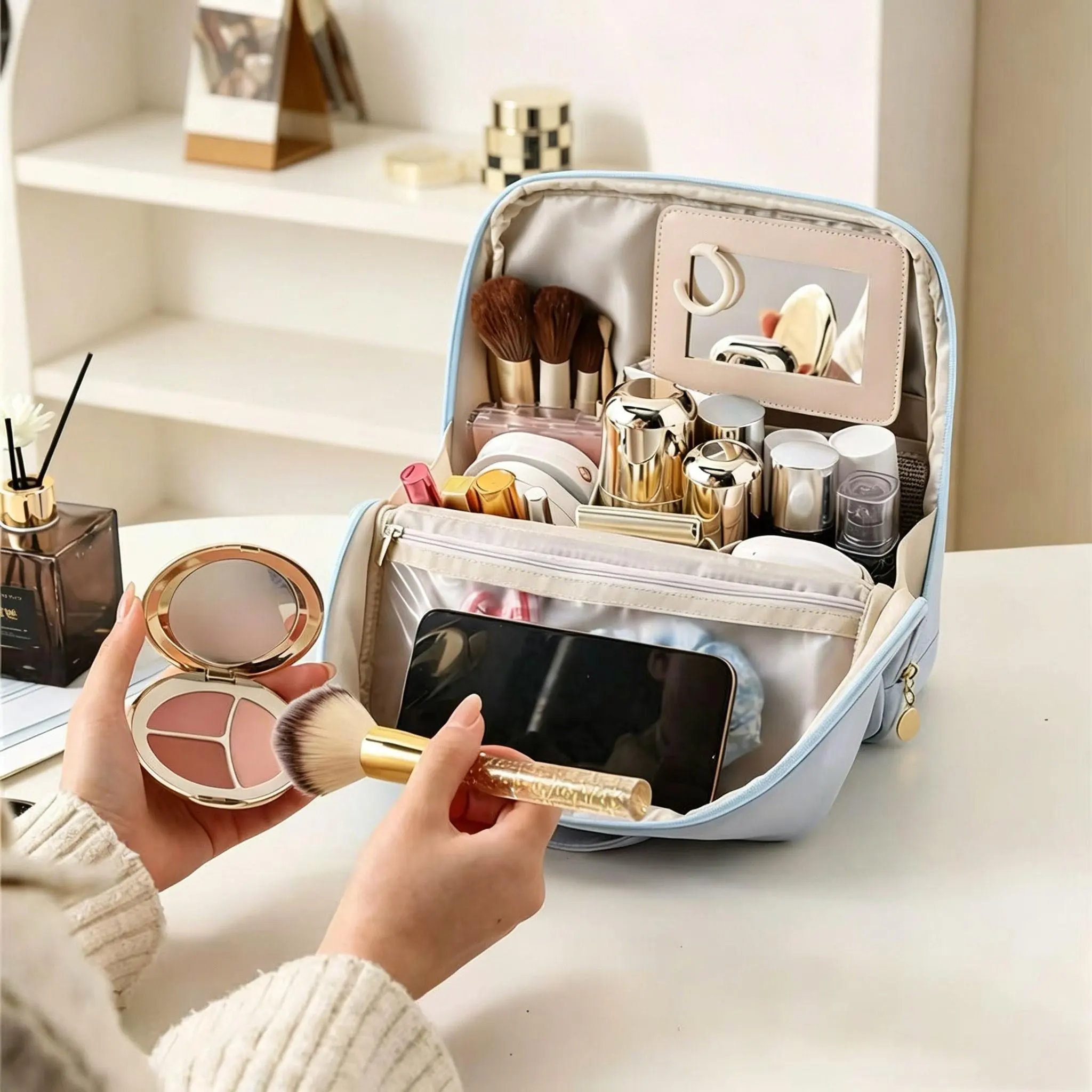 Portable travel makeup storage bag, large capacity multi-compartment makeup box, easy-to-carry design, makeup organizer, travel makeup storage bag