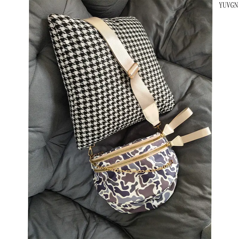 Camouflage Saddle Bag, Casual Crossbody Purse with Detachable Wide Strap, Multi-Zip Closure, and Decor Chain for Daily Travel & Casual Wear, Detachable Strap, Woven Fabric, Crossbody Bags For Women tiktokshopbacktoschool, Casual Shoulder Purse