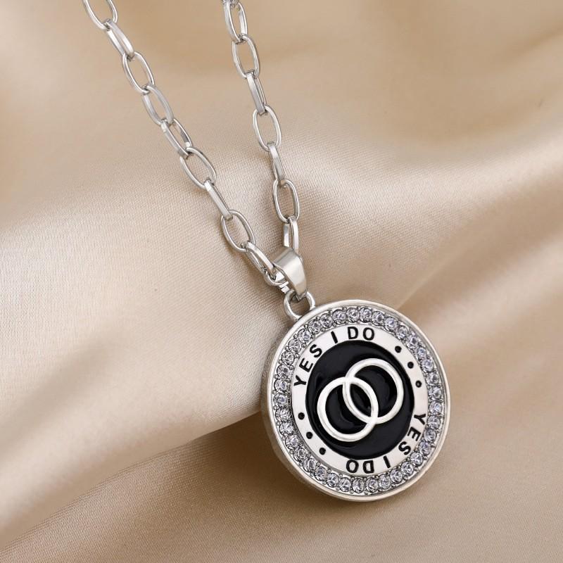 Korean Style Sweater Chain, New Fashion Cross-Border Long Design for Autumn and Winter, Elegant and Versatile Clothing Accessory for Women