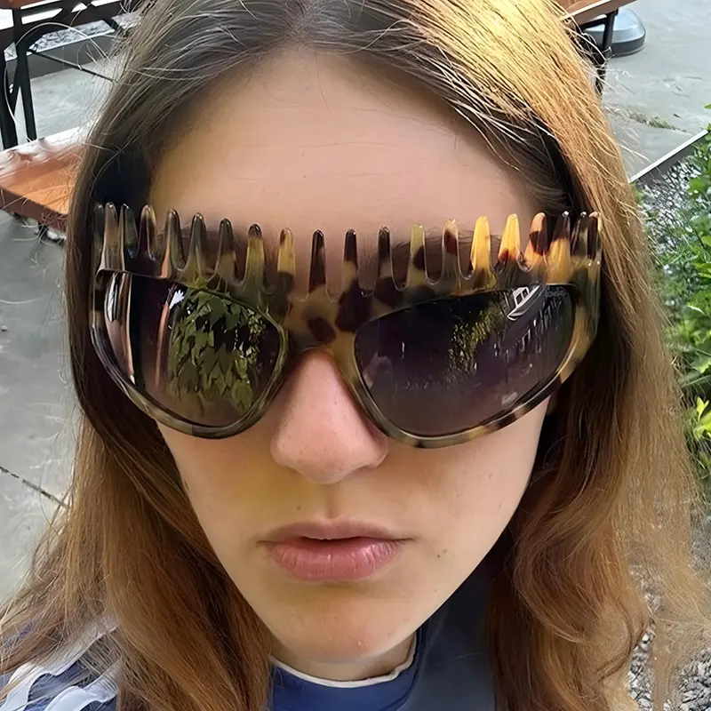 2-in-1 Futuristic Irregular Comb Frame Sunglasses - UV400 Resistant Edgy Fashion Shades for Summer