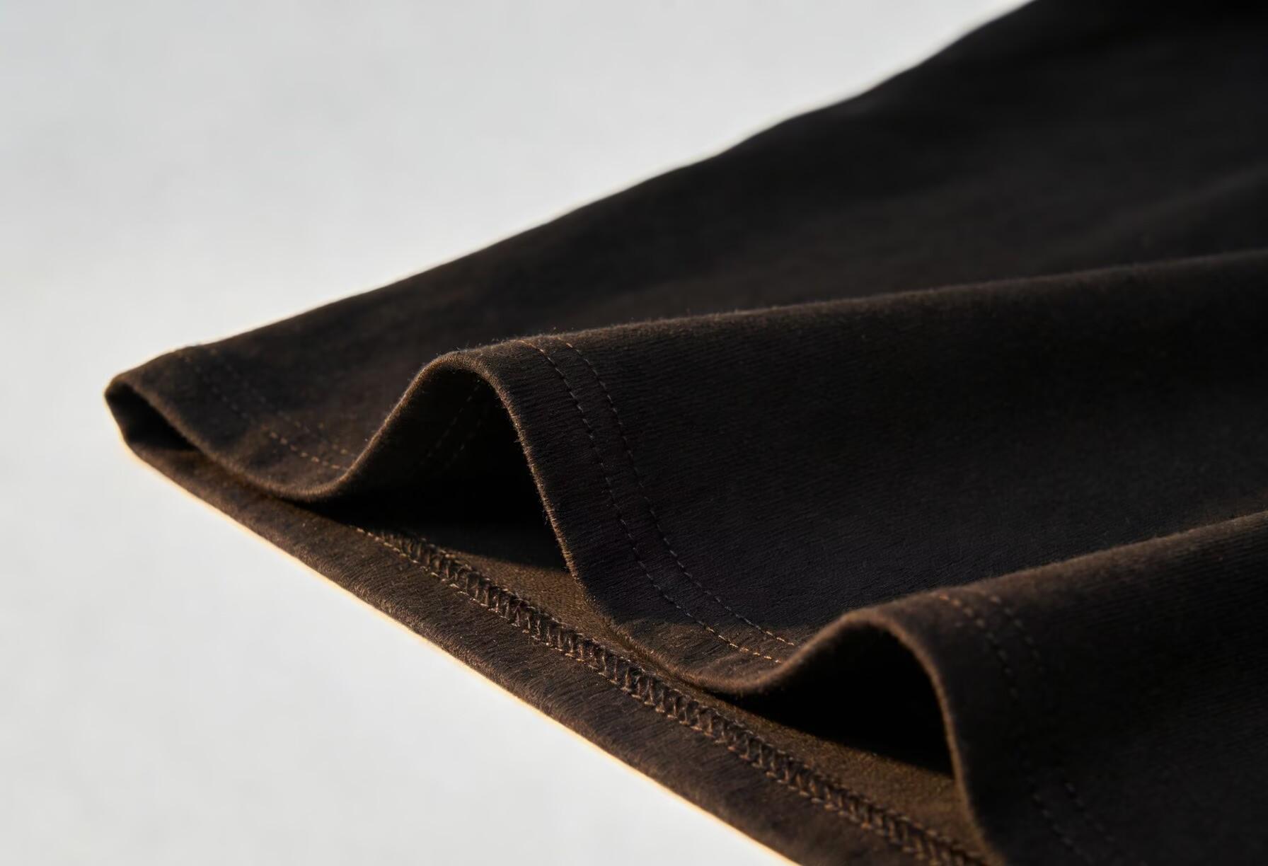 I refuse to argue with those T-shirts that should be "swallowed. "A great gift, a personalized custom T-shirt