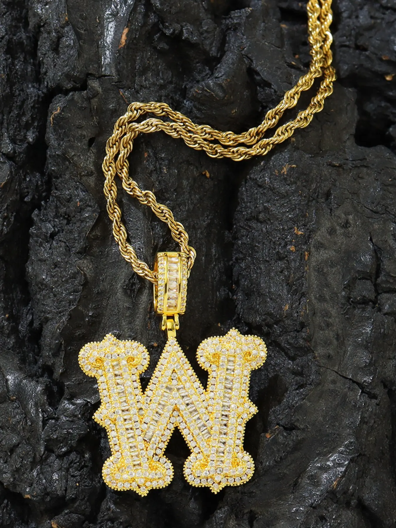 Thorn Letter Pendant Necklace, European and American Hip Hop Style, 3D Thorn Design, Polished, Unisex, Streetwear Jewelry