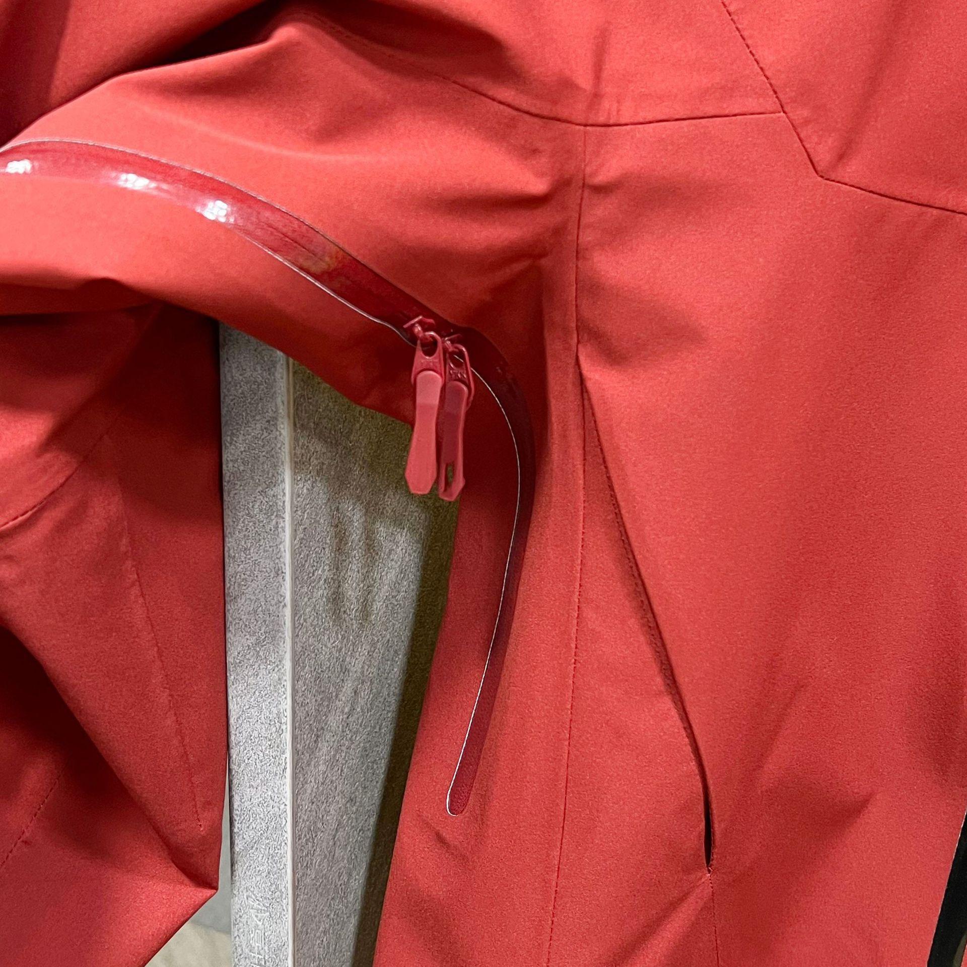 Men's and women's outdoor hardshell windproof and waterproof jacket, with down lining, workwear