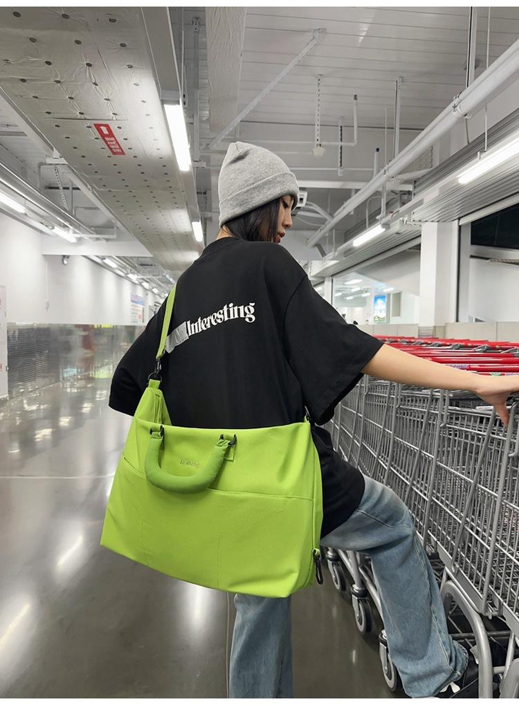 Dry and wet separation storage crossbody bag 2026 new Hong Kong style large-capacity shoulder bag versatile sports outdoor fitness bag