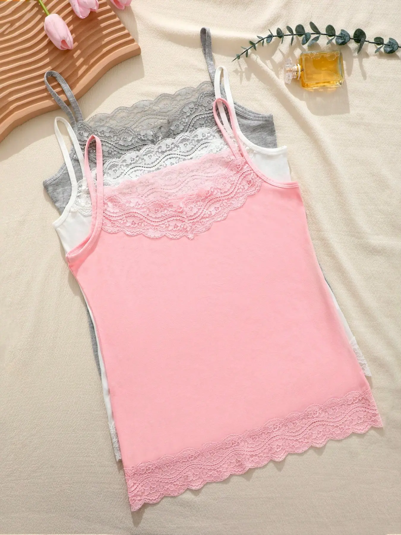 Women's Elegant Lace Trim V-Neck Camisole, Soft Breathable Sleeveless Cami Shirt, Casual Layering Undershirt for Daily Wear