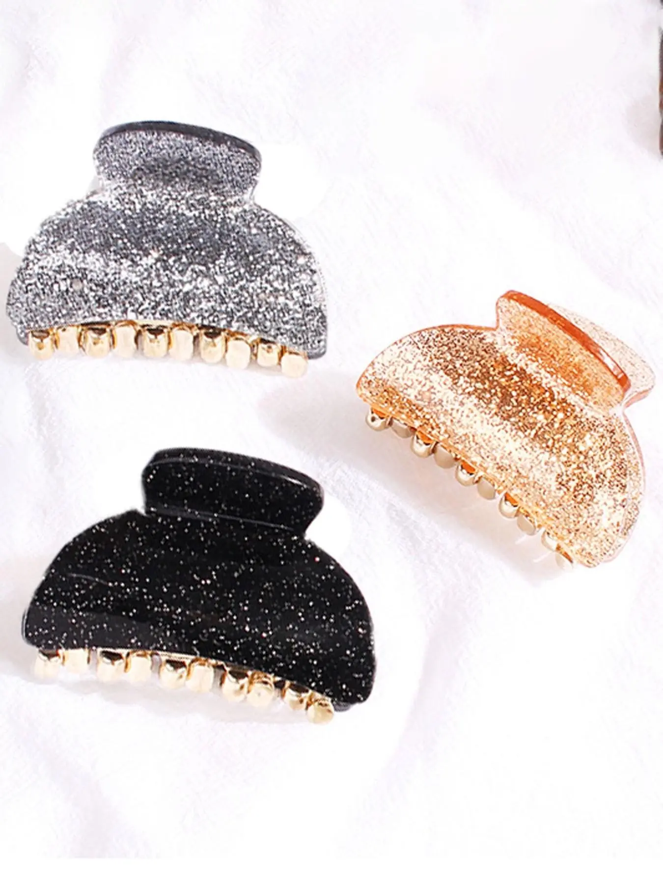 Three-Pack Medium Hair Grips, Non-Slip Clamps for Thick Curly Hair, Ideal for Women, Secure Hold, Easy to Use, Perfect for Styling