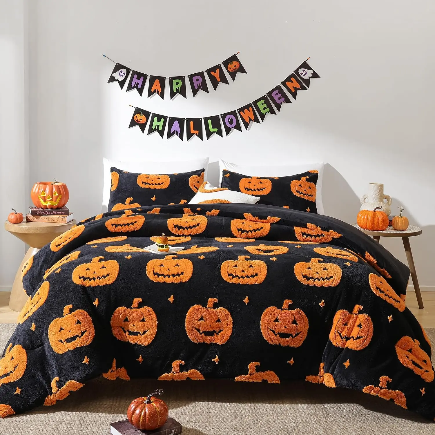 Pumpkin Halloween Comforter Set, Black Fleece  Halloween Bedding | Cute Pumpkin Halloween Room Decor,  2 count  Size Bedding Set (1 Comforter, 1 Pillowcases)