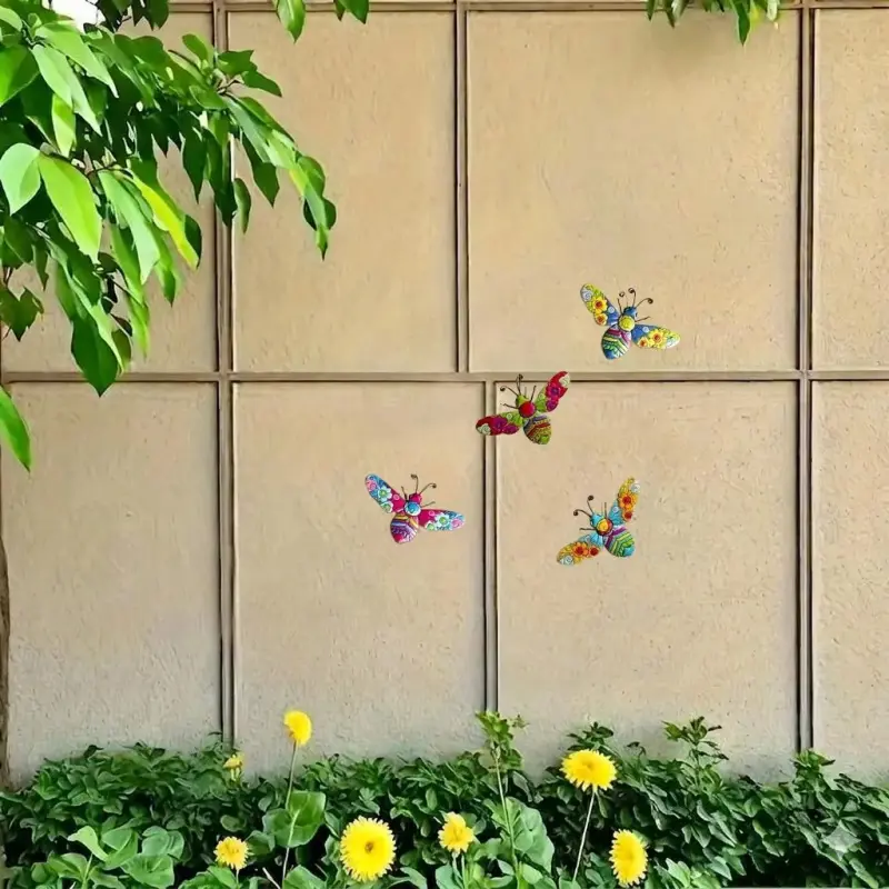 4pcs Acrylic Bee Wall Art, Garden Yard Farm Fence Decor, Easy Installation No Power Needed, Sturdy Bee & Flower Ornaments