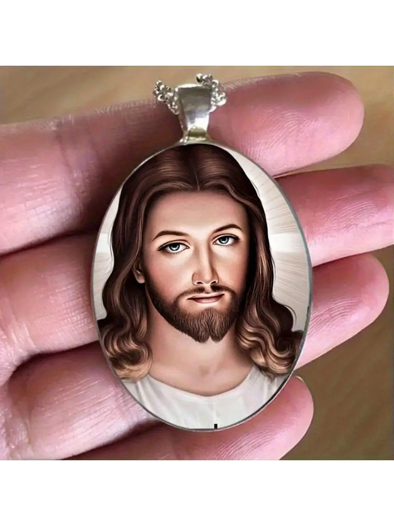 This fashionable and unique "I Love Jesus" oval pendant necklace, part of the Jesus series pendant necklaces, is a trendy and creative religious jewelry gift.