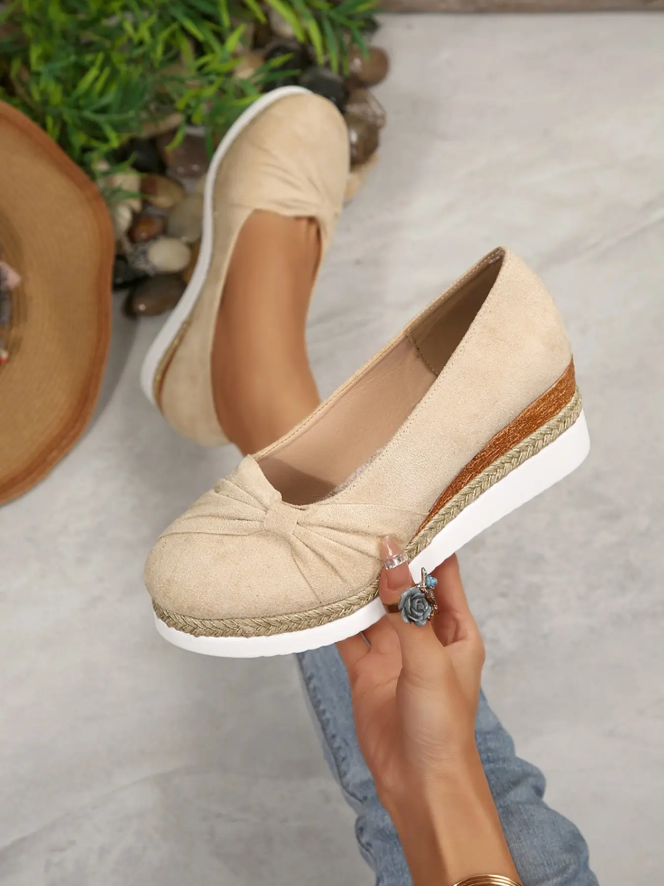 Round Toe Slip-On Shoes, Mid Heel Platform Sole, Lazy Commuter Shoes, Comfortable and Stylish Footwear for Daily Use