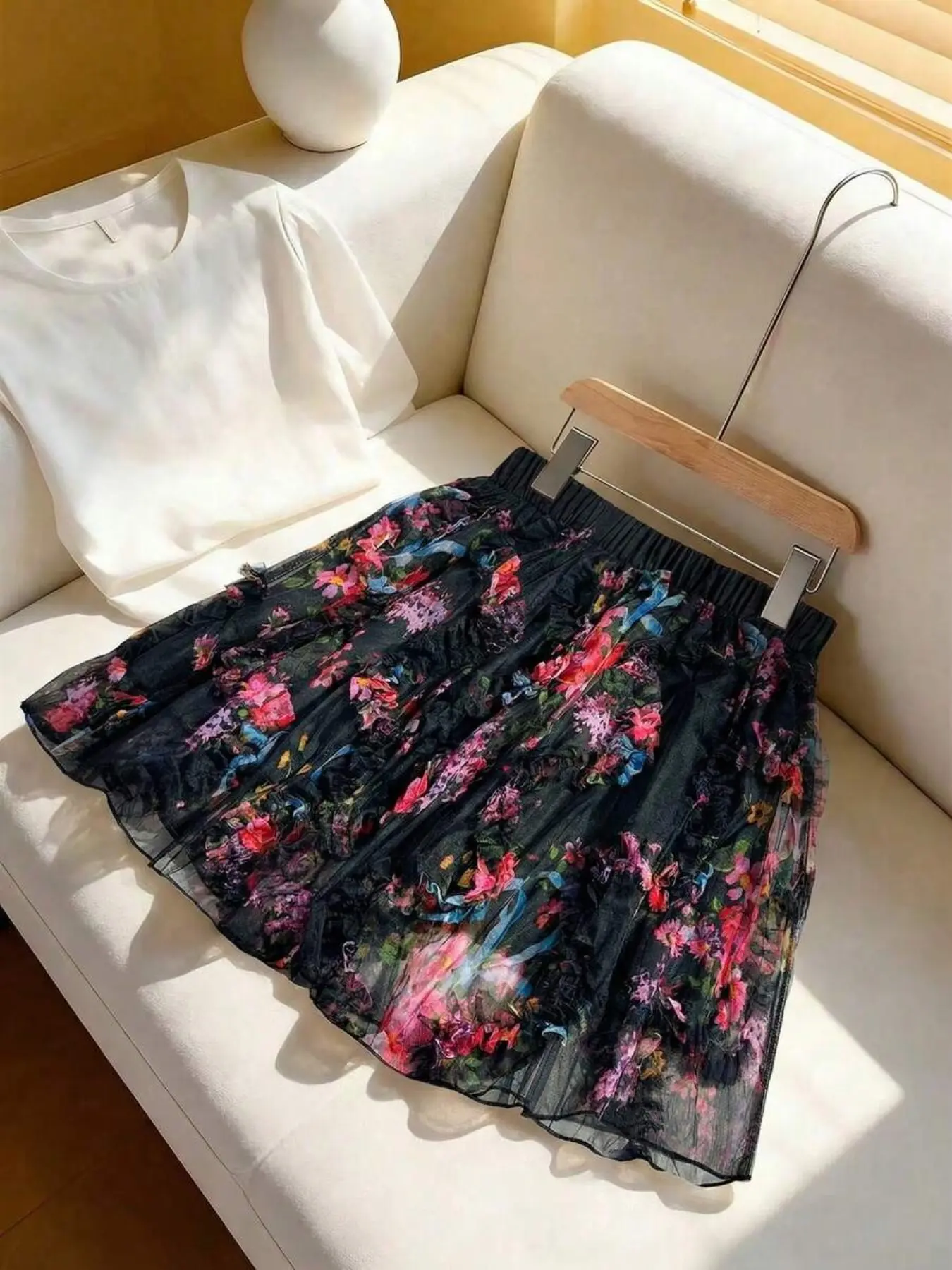 Women's Textured Floral Print Romantic A-Line Mini Skirt, Floral Printed Skirt, Chic Elegant French Style Elastic Waist Skirt, Perfect for Vacation, Dates, Commute