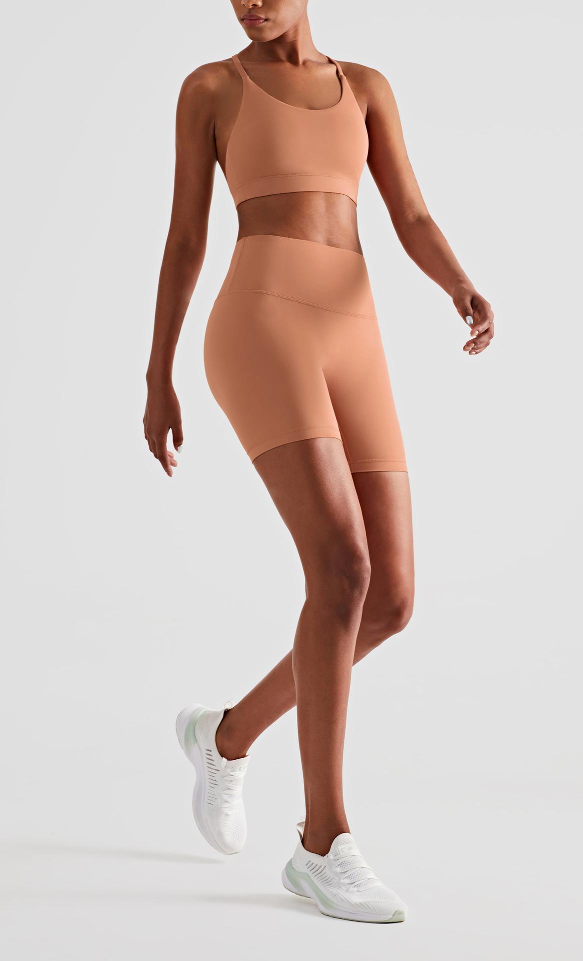 Spring and summer nude-feel running sports shorts for women, high-waisted, tummy-tightening, butt-lifting, three-quarter length pants for fitness, outdoor cycling, and yoga