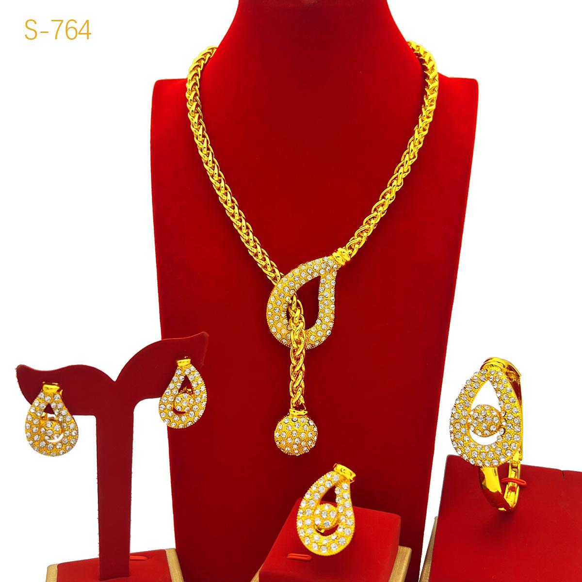 Bride's Gold Plated Jewelry Set Necklace Bracelet Earrings Ring Chic and Unique Stylish Ladies Elegant Gifts for Your Mom