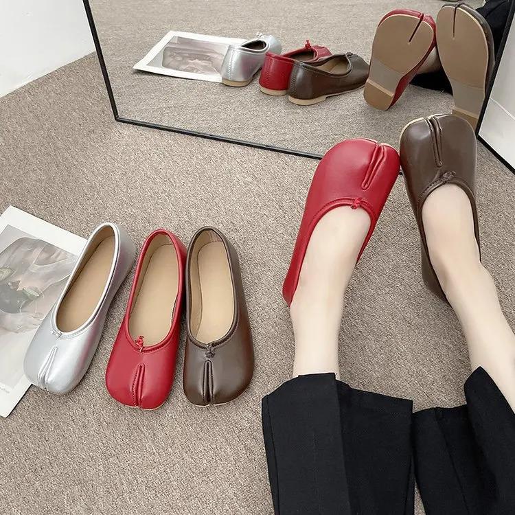 Retro Split Toe Horseshoe Flats 2026 New Arrival Women Casual Ballet Shoes Black Silver Red Brown