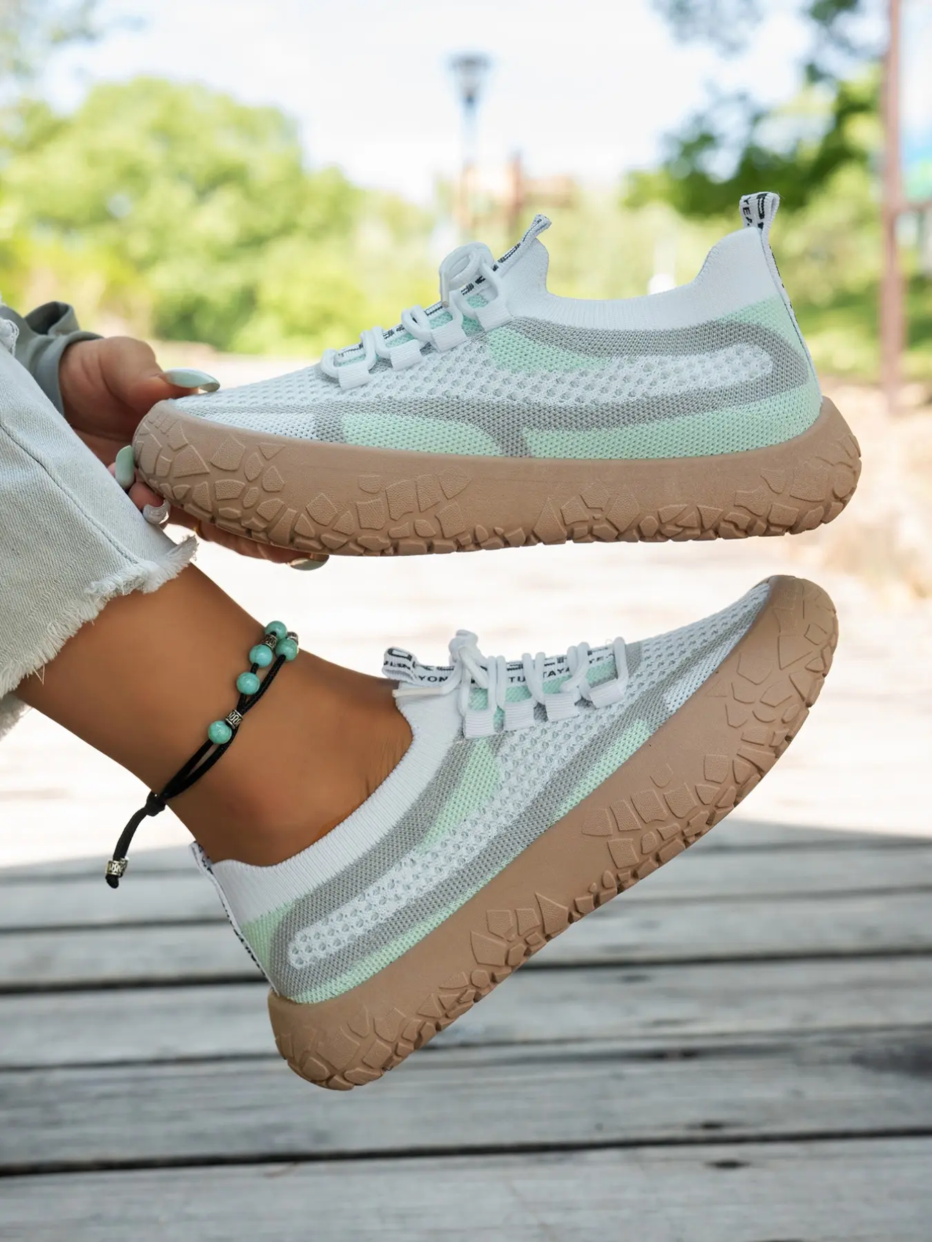 New Women's Fashion Comfortable Breathable Knit Mesh Shoes, Thick Sole Casual Lightweight Hiking Shoes, Round Toe Low Top Rubber Sole, Lightweight Outdoor Shoes