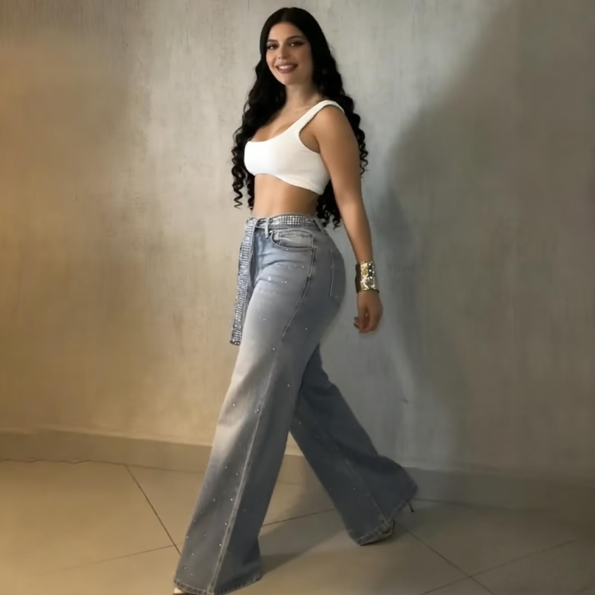 Women's Allover Rhinestone Decor High Waist Zipper Fly Jeans Casual Wide Leg Loose Fit Denim Pants with Rhinestone Decor Belt