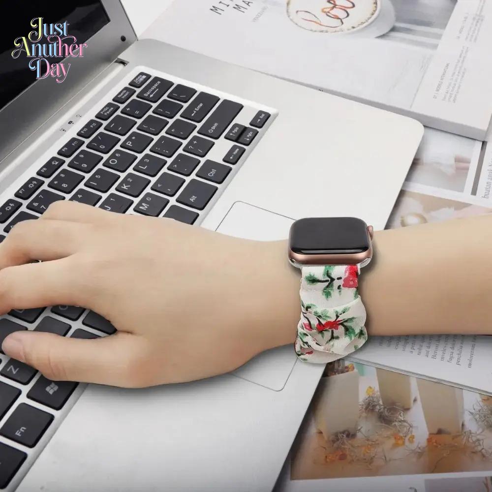 Cute Printed Scrunchie Watch Band – Elastic Replacement Strap for Apple Watch, Fits 38–49mm