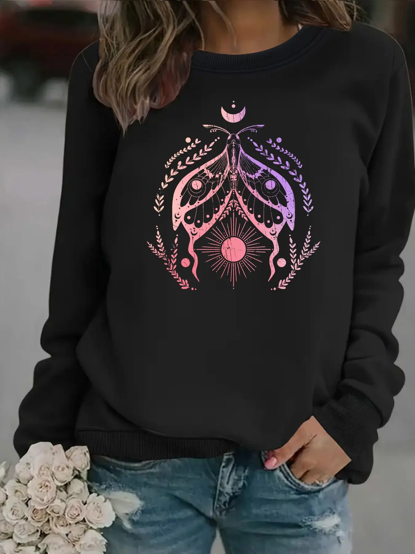 Women's Casual Round Neck Fleece Sweatshirt, Moon Moth Pattern Print, Four-Season Fashion Top, Comfortable Daily Wear