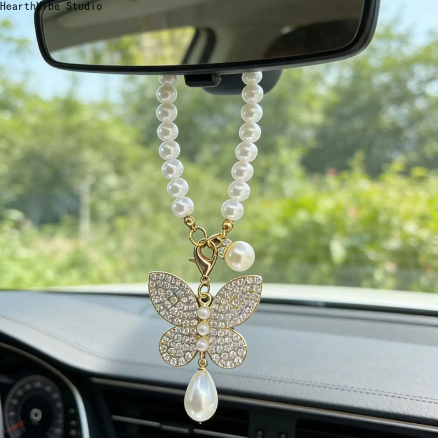 Women's Elegant Synthetic Pearl-Butterfly Car Rearview Mirror Hanging Ornament, Sparkly Rhinestone Tear-Drop Pendant, Luxury Car Interior Vehicle Decor Fashion Accessory Gift, Rhinestones, Girly