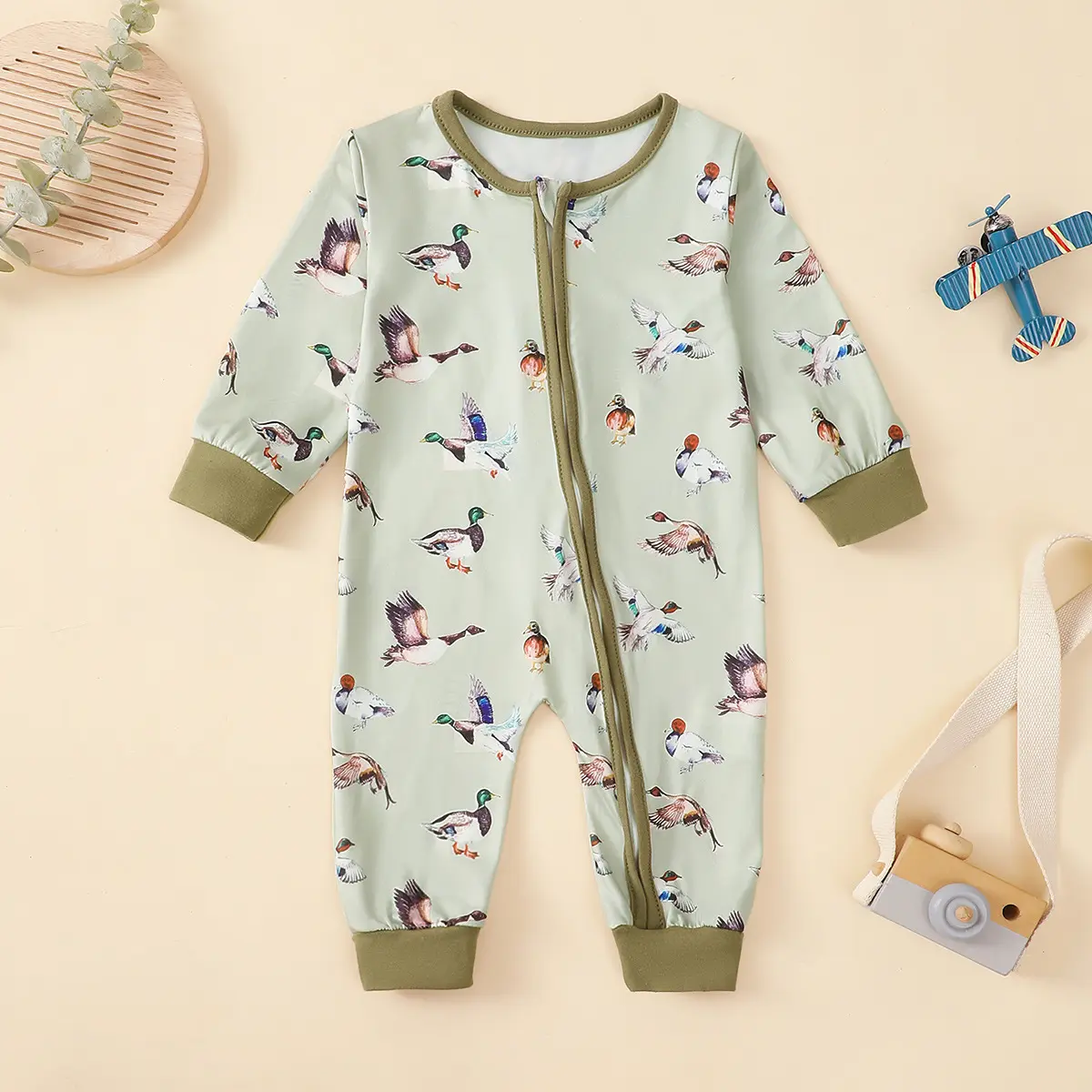 Baby Duck Print Zip-Up Romper - Long Sleeve Cotton Onesie with Full Front Zip, Soft Sleepwear for Newborns & Toddlers