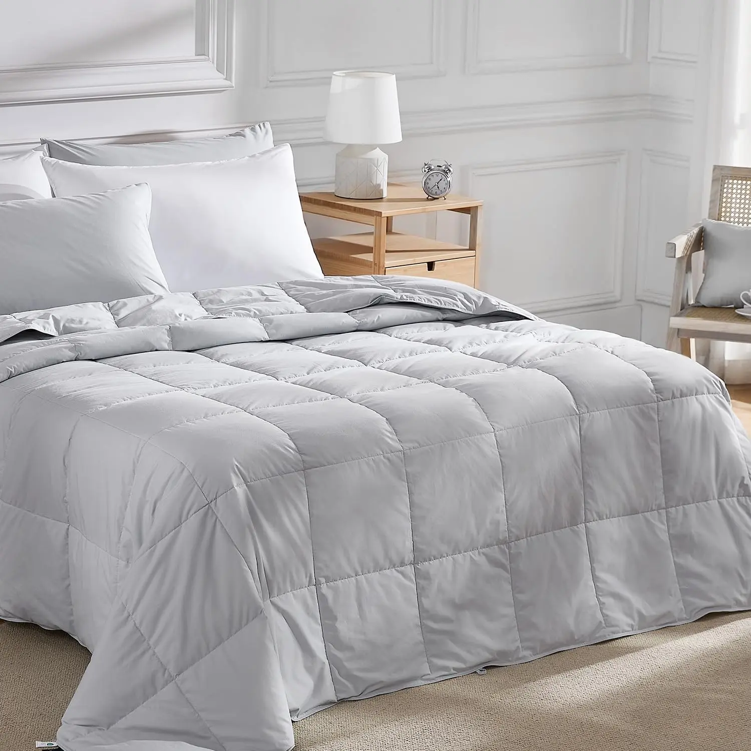 Lightweight Goose  Down Fiber Comforter  Size, Summer Duvet Insert, Ultra Soft, Breathable, Hotel Luxury Bedding with 8 Tabs, White, 68 x 90 Inches