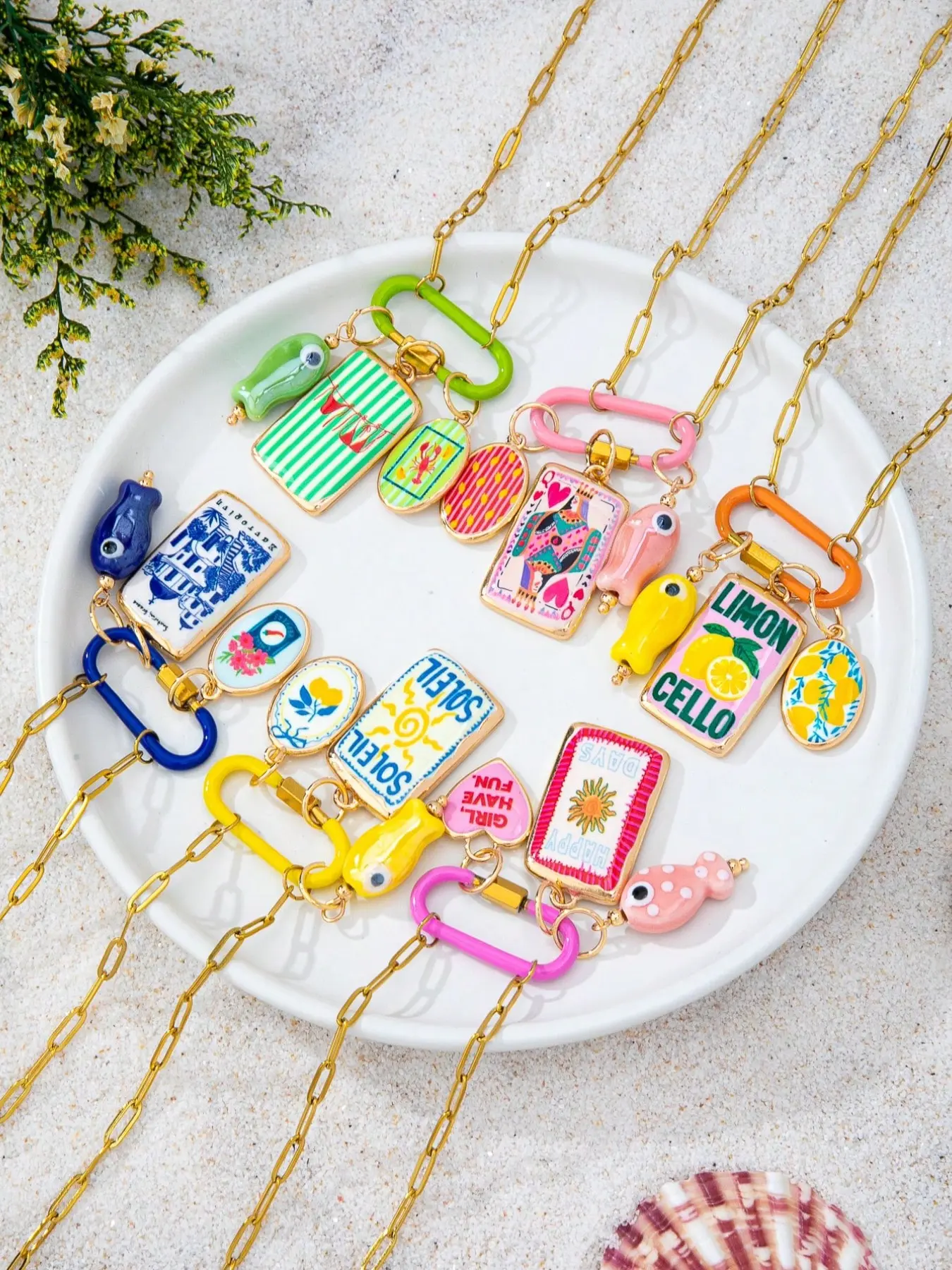 6 Pcs pink mountaineering buckle necklaces with fish and heart pendants, sun pendant necklaces, stainless steel paperclip chain necklaces, Boho Style Necklace, summer vacation Bohemian-style women's accessories