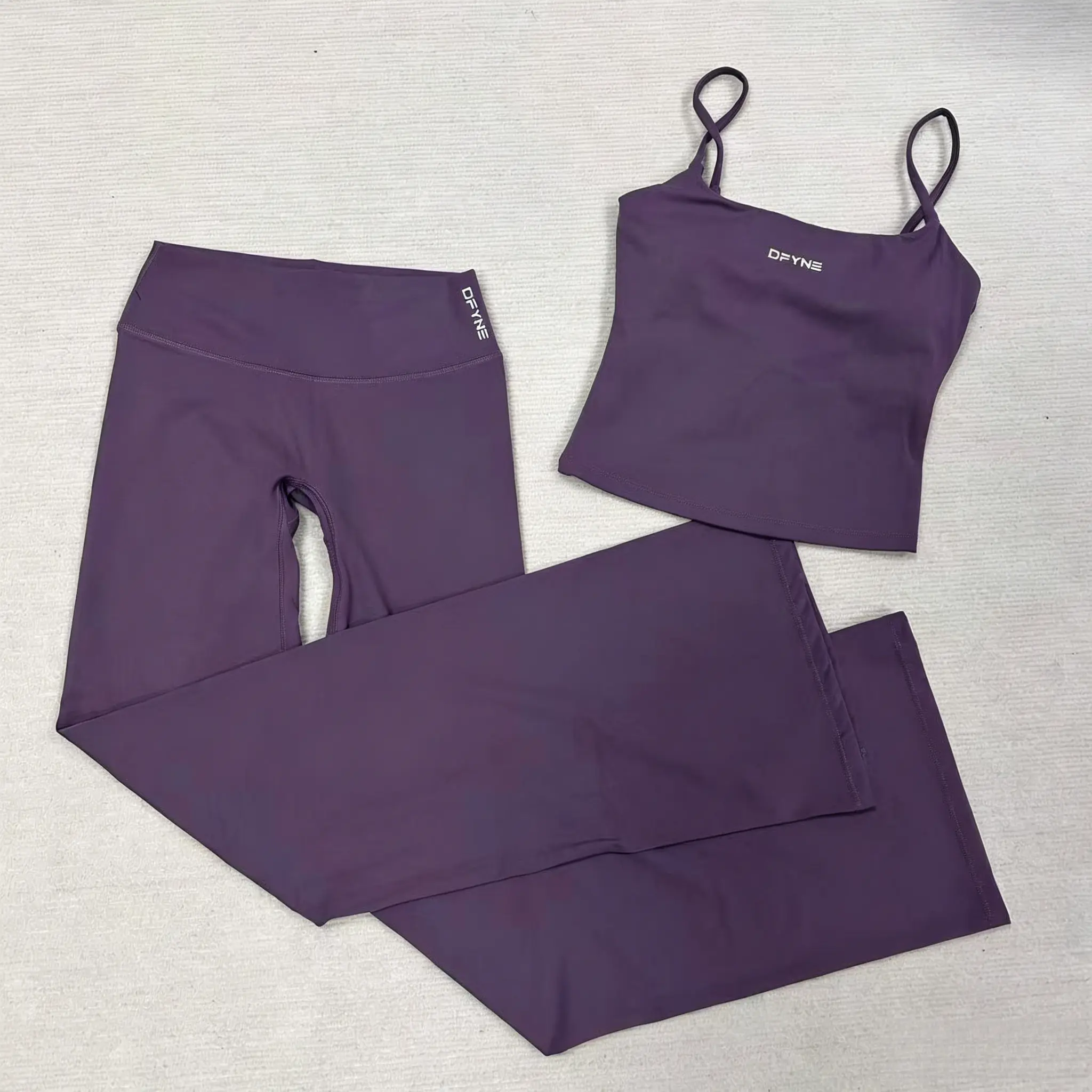 Dfyne Workout Tank for Women, Brushed Fleece Seamless Fabric with an Open Back, Sculpting Slim Fit and Light Support for Gym & Running, Athletic Tops, Activewear Tank Top