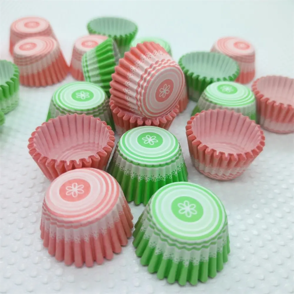 Two-Tone Floral Mini Disposable Cake Inner Liners Oil Resistant Muffin Cups, Decorative Baking Paper for Dessert & Candy Packaging, Ideal for Festival, Wedding, Valentine & Anniversary Dessert Table