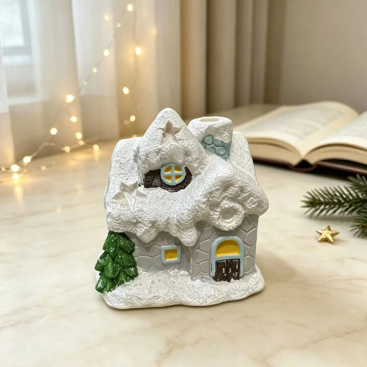 Christmas Fairy Tale Mini Snow House Resin Ornament, Hand-Painted Christmas Tree Decor, Bedroom Desk Decoration, New Year Gift