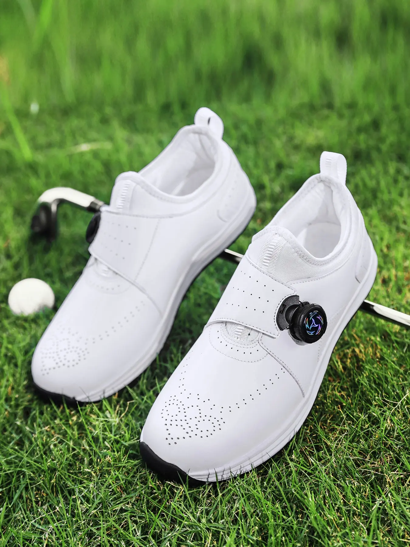 Women's Spikeless Rotary Buckle Golf Shoes, Trendy Hollow Out PU Leather Sports Shoes, Lightweight, Breathable and Waterproof Design, Soft Cushion Support, Anti-Slip Traction Sole, Fashion All-Season Footwear for Golf Sports & Daily Casual Activities