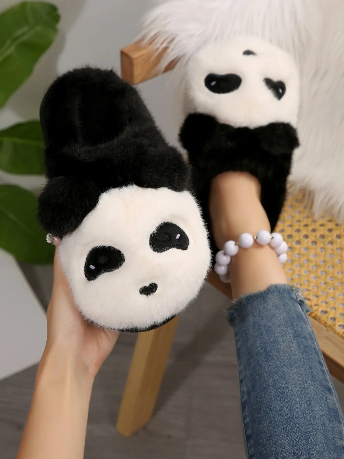 Ladies Fluffy Panda Character Slippers, Cozy Plush Closed‑Toe Slip‑On Slippers, Cute Animal‑Shape Warm Indoor House Shoes for Autumn Winter