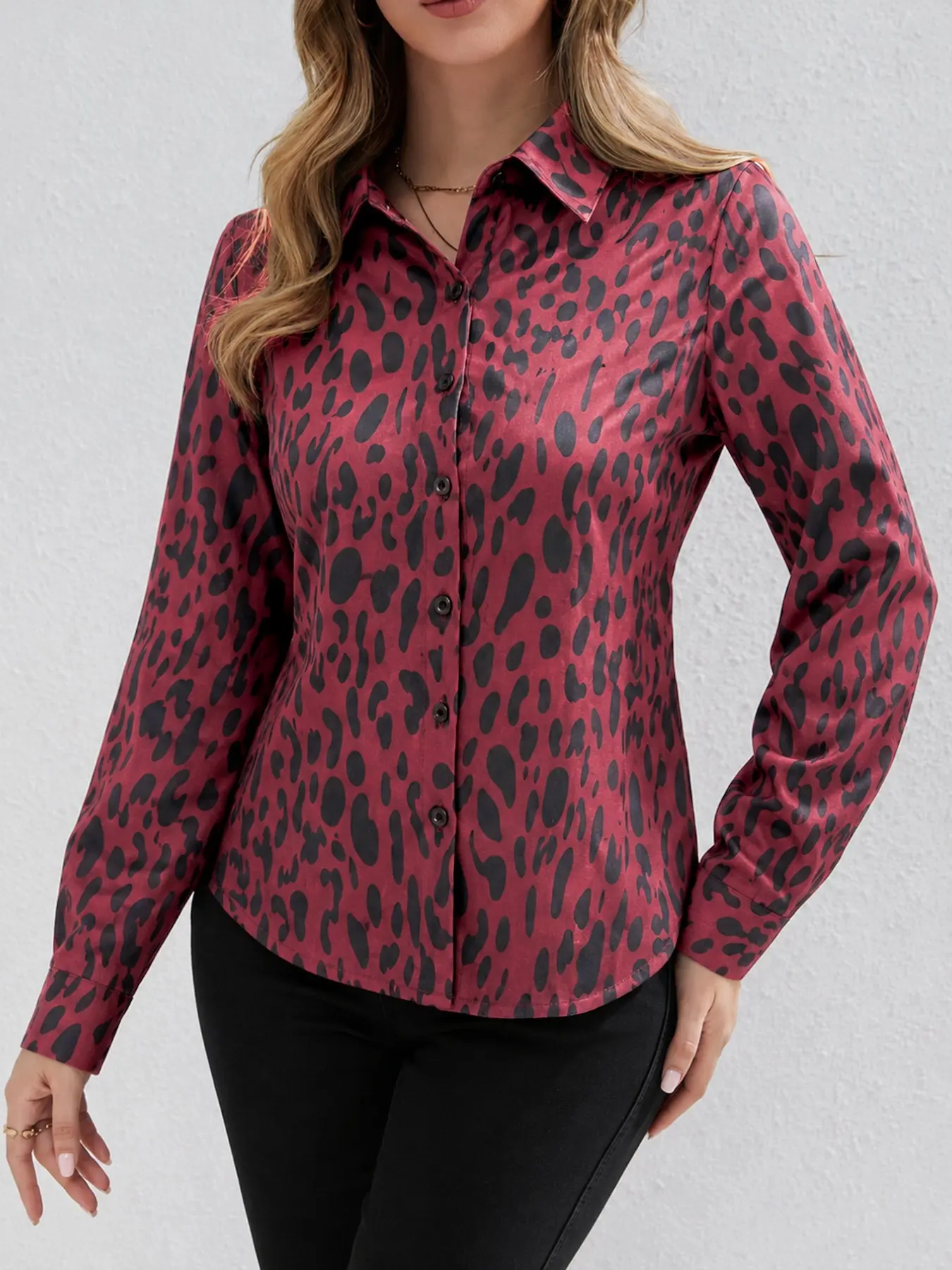 Vintage Leopard Print Blouse for Women, Slim-Fitting Long Sleeve Shirt, Lapel Collar, Perfect for Office, Parties, Daily Wear