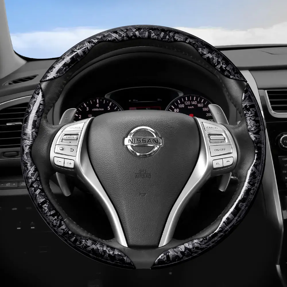 Suitable for Nissan Carbon Fiber Texture Steering Wheel Cover Durable For Rogue/X‑Trail/Kicks/Qashqai/Sentra/Almera/Versa/Sunny/Altima/Navara/Frontier/Pathfinder/Juke/Magnite/Ariya/Leaf/Murano/Armada/Patrol/Serena/Elgrand/Titan/GT‑R Black Red Gold