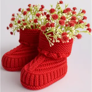 Baby Shower Centerpiece Set – Crochet Baby Booties & Baby's Breath Flower Bouquet, Rustic Table Decor for Gender Reveal, Newborn & Christening Parties