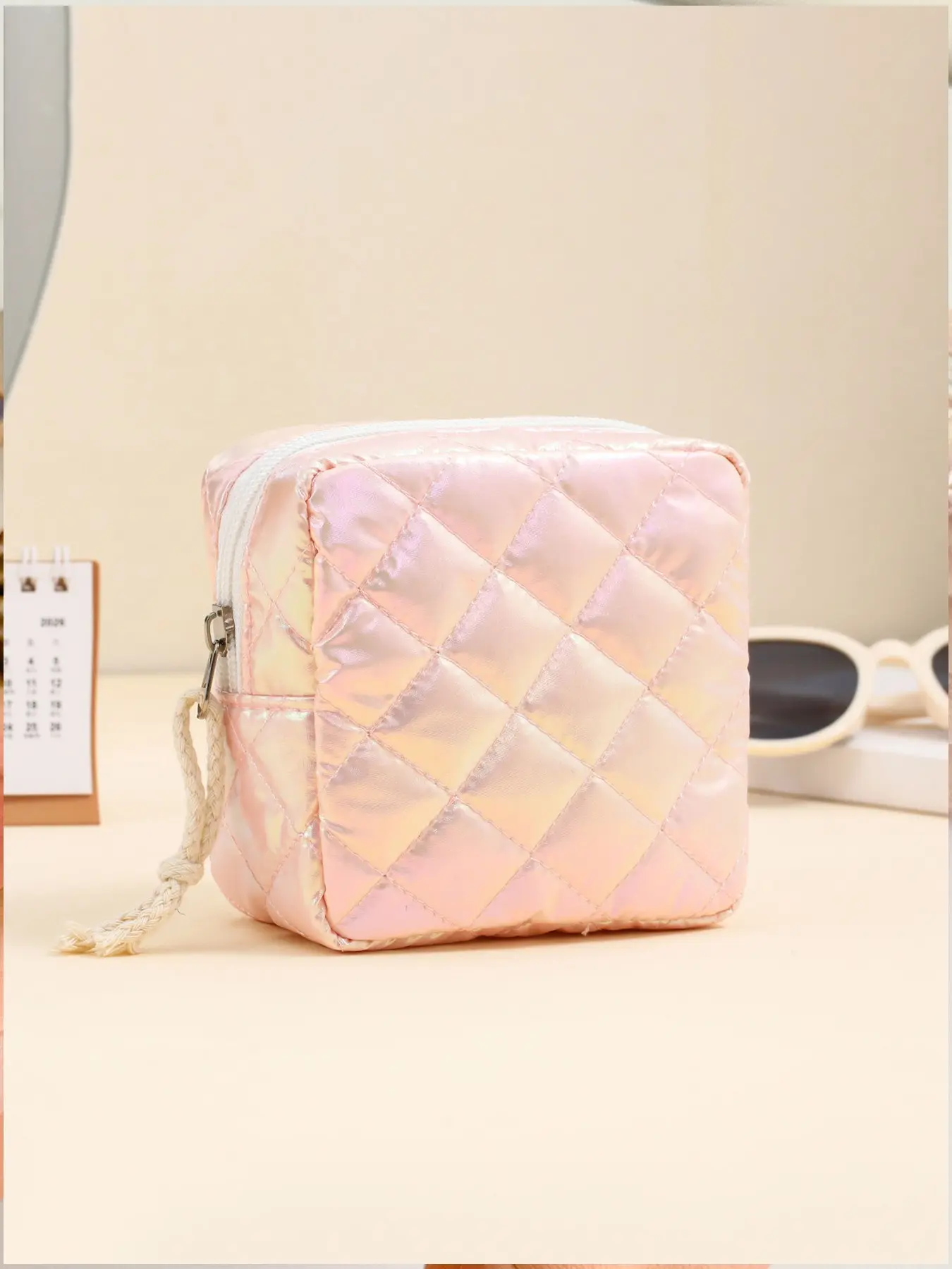 Adorable Checked Pattern Sanitary Pad Storage Bag, Cute Cosmetics Organizer, Portable Menstrual Pad Case, All-Season Use, Travel Essentials, Pouch Bags