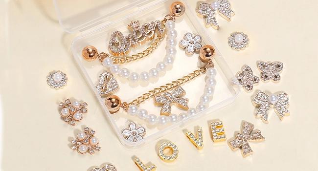SOGLLQAM Bling Rhinestones and Pearls Shoe Charms Set with Sparkling Shoe Chains, LOVE Queen Letter Charms for DIY Women's Clog Sandals Decor | Trendy Shoe Accessories for Party Girls and TikTok Fashion Gifts