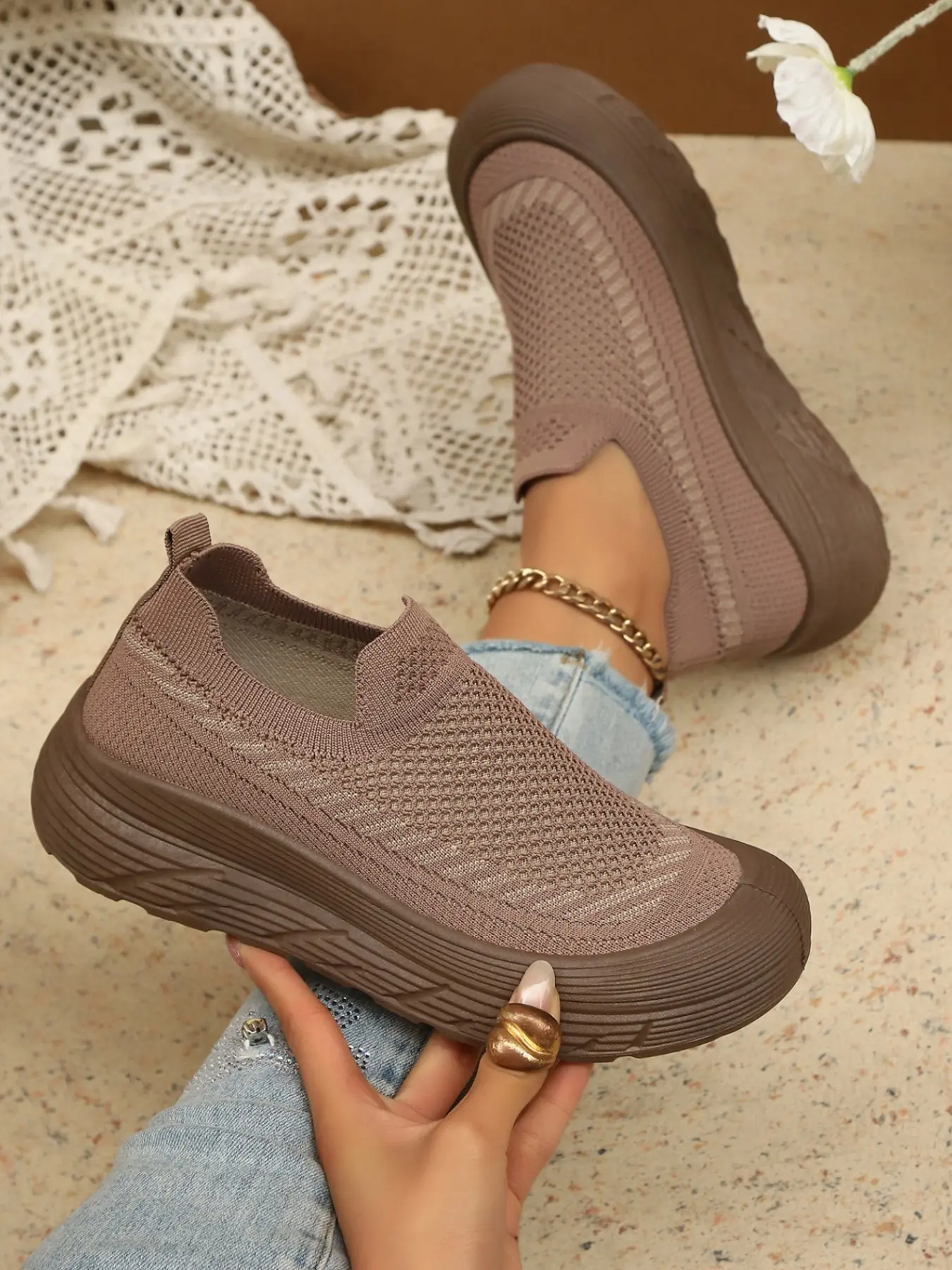Women's Flyknit Slip-On Casual Shoes, Daily Wear Shoes, Convenient Slip-On Design, Perfect for Daily Commute, Short Errands, Outdoor Activities