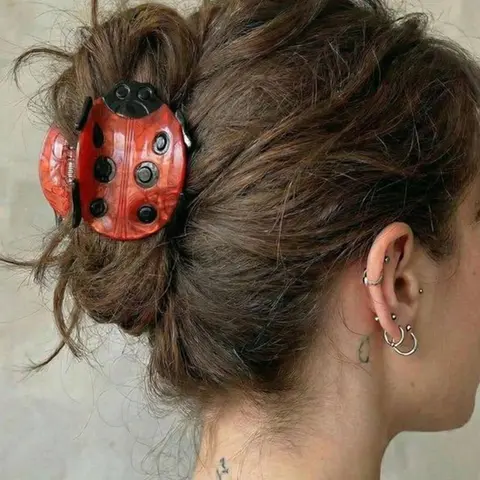 Cute Y2K Style Ladybug-Shaped Hair Claw, Playful Hair Clip, Unique Design Clips for Daily Wear, Summer Fashion Accessories, Ideal for Holidays