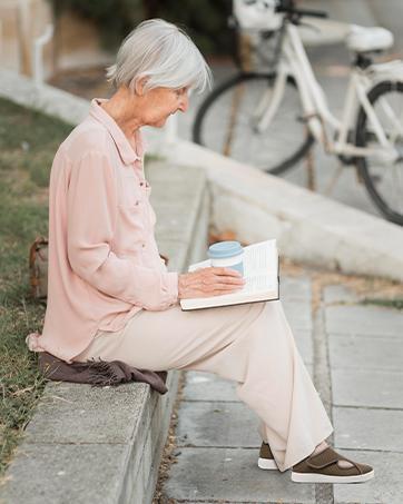 Women Diabetic Shoes with Wide Toe and Adjustableclosure Comfortable Easy On/Off for Walking Lightweight and Breathable