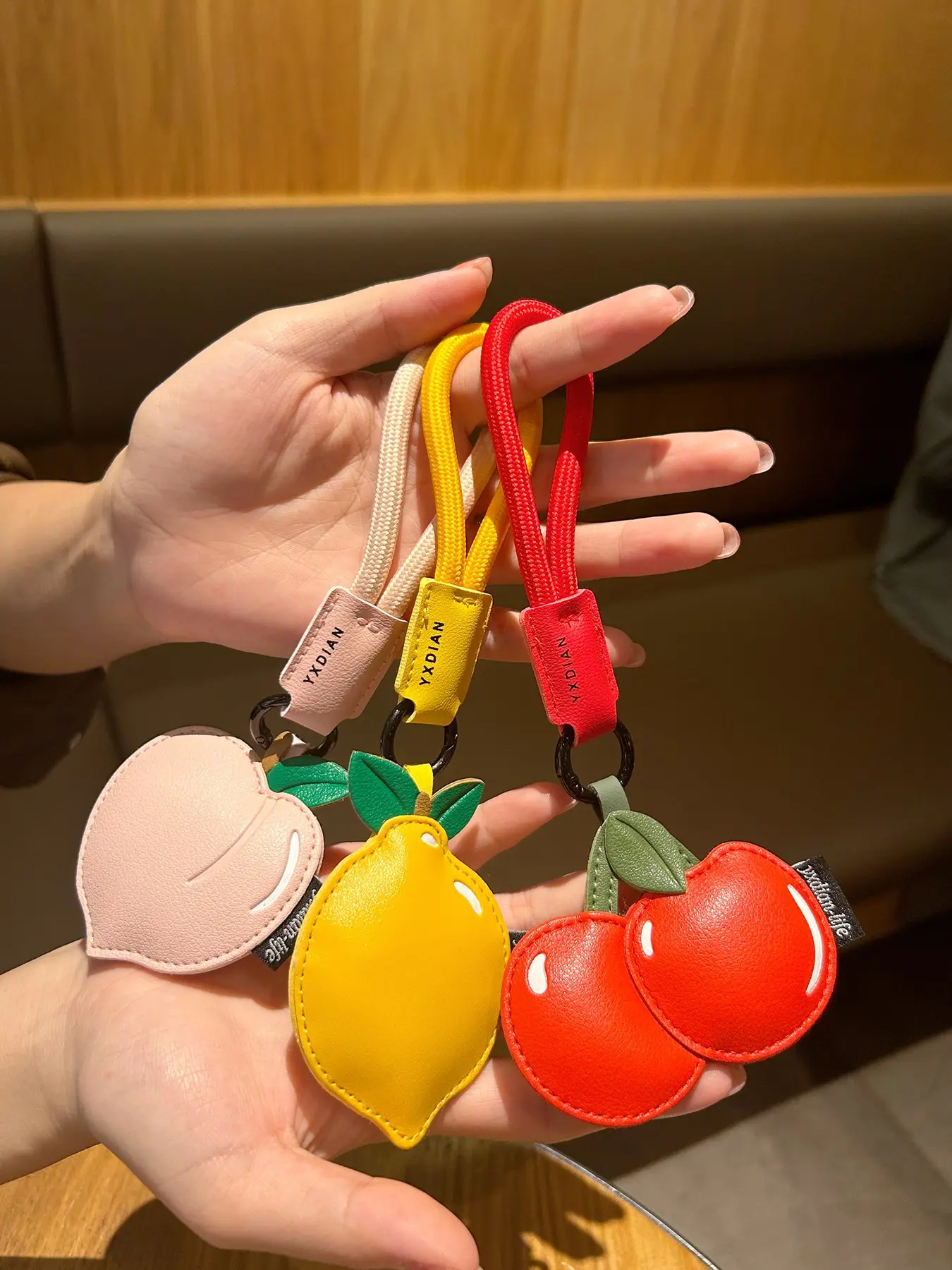 Fruit Shape Keychain Accessory for Bags, Cute PU Leather Bag Charm with Anti-Loss Strap, Lemon Cherry Peach Pendant, Girl Student Festival Birthday Gift