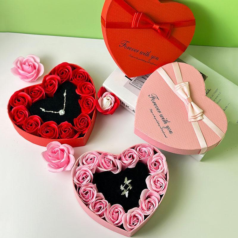 Artificial Rose Gift Box, Eternal Rose Flower, 1 Count Romantic Heart Shaped Gift Box with Soap Flower, Anniversary Wedding Gift, Holiday Decorations, Home Decoration Ornaments