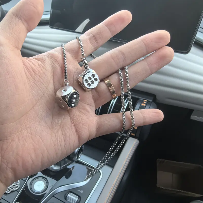 Classic Retro Solid Metal 1.4cm Dice Chain Charm, Automotive Decorative Accessories, Rearview Mirror Decor Hanging Pendant, Auto Interior Accessory, Retro Charm, 50Cm