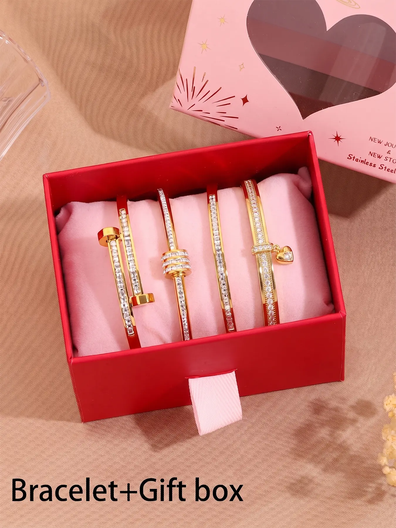 Wide version atmospheric bracelet deluxe gift box, with a wide body and full of aura, embellishing delicate wrist lines, suitable for mature women's daily wear, and atmospheric accessories supporting the high-end aura of the entire outfit