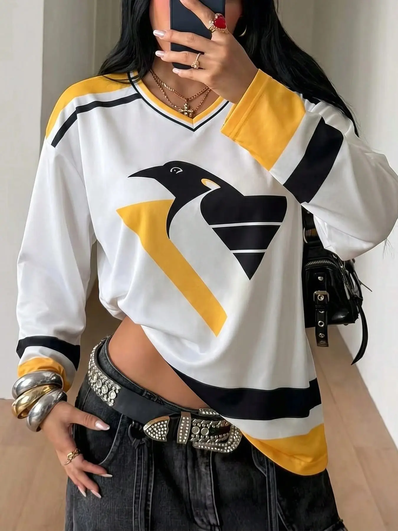 Penguin Colorblock Design Striped V-Neck Hockey Style Long Sleeve Top, Loose-Fit Retro Sports Jersey, Y2K Streetwear, All over Print
