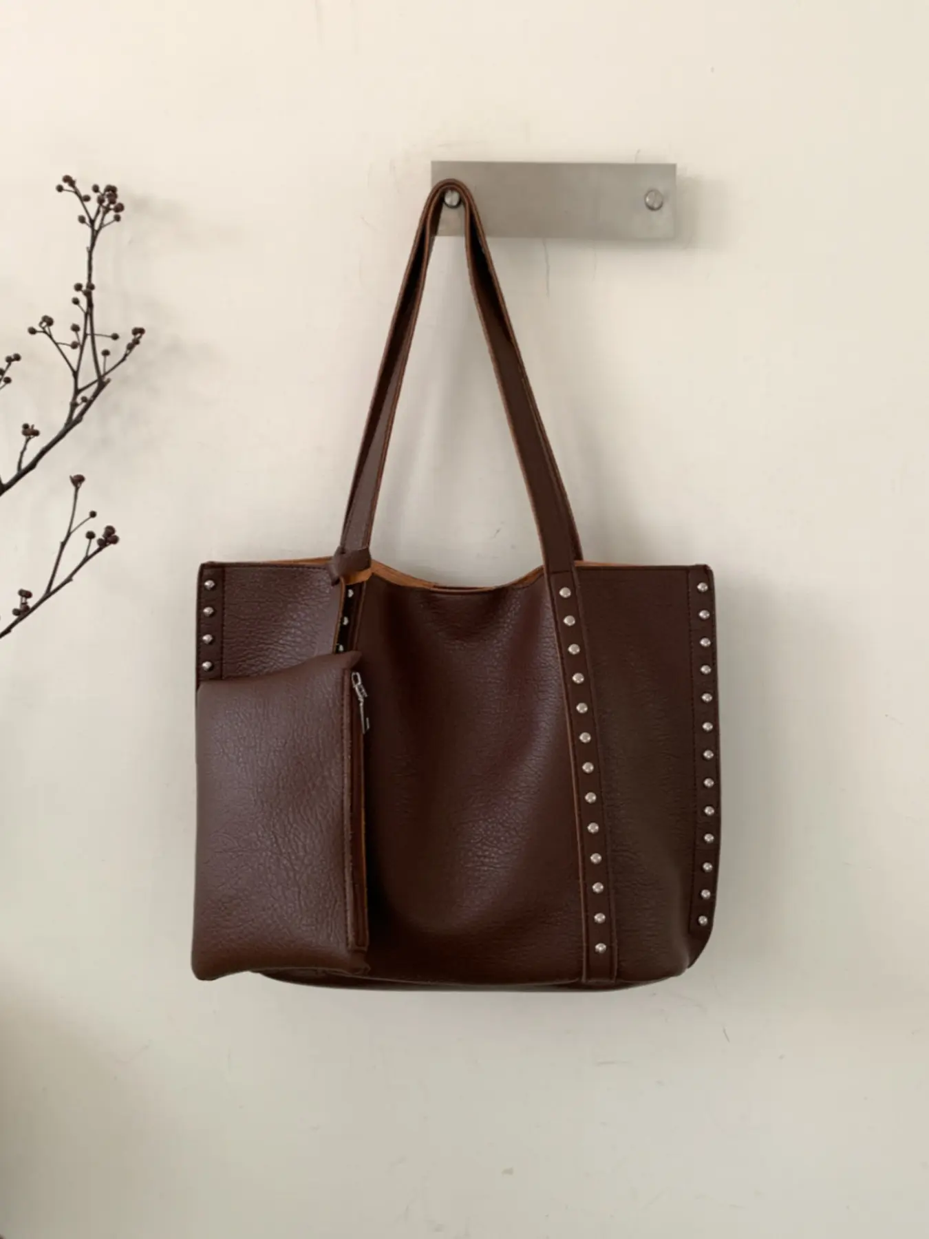 Retro rivet large-capacity slouchy tote bag, comes with a matching coin purse, soft textured daily commute shopping shoulder/handbag