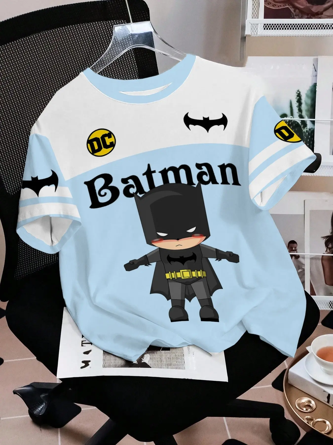 Men's Summer Warner Collaboration T-Shirt, Batman Print, Casual Loose-Fit, Long Sleeve, All-Over Print, Unlined, Ideal for Daily Wear