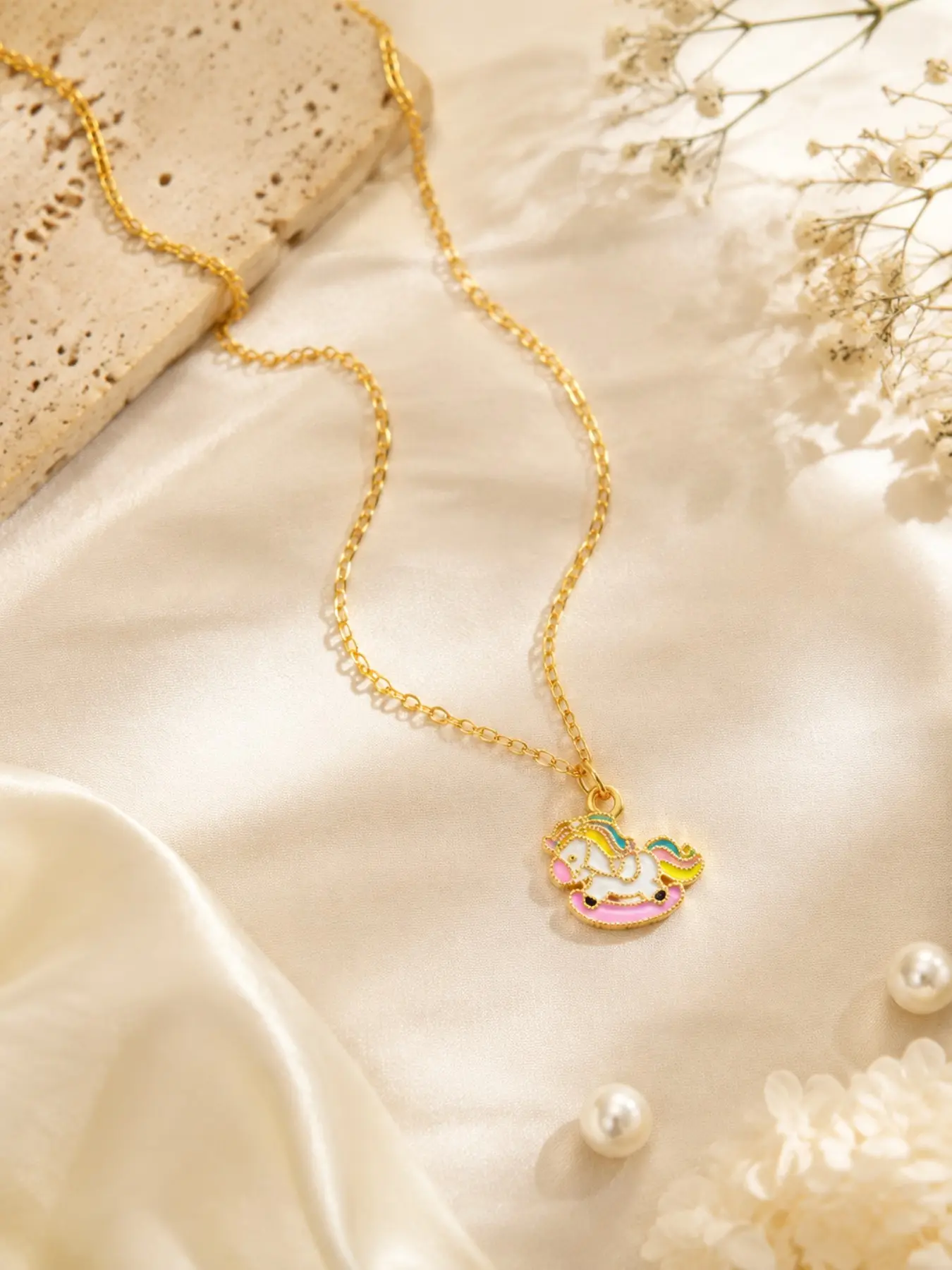 Unicorn Charm Necklace for Women Girls, Fantasy Pendant, Colorful Enamel Detail, Casual Halloween Style, Perfect for Gifts & Parties