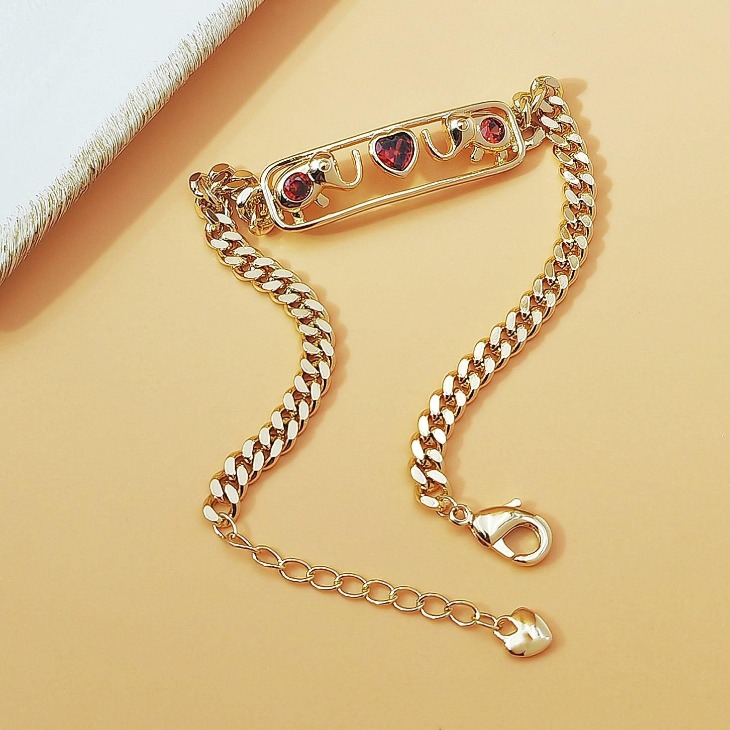 Hollow Heart Cuban Link Chain Bracelet for Women Minimalist Trendy Jewelry Dainty High-End Stackable Accessory Elegant Versatile for Daily Outfits Streetwear Party & Gifts