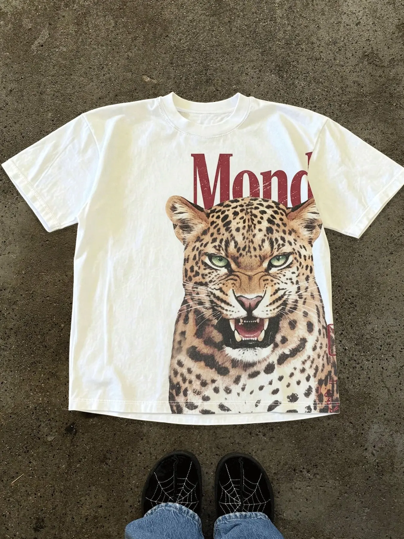 Men's White Oversized Short Sleeve T-Shirt, Vintage Distressed Roaring Leopard Big Red Letter Print Retro Animal Y2K Streetwear Boxy Crew Neck Tee for Men