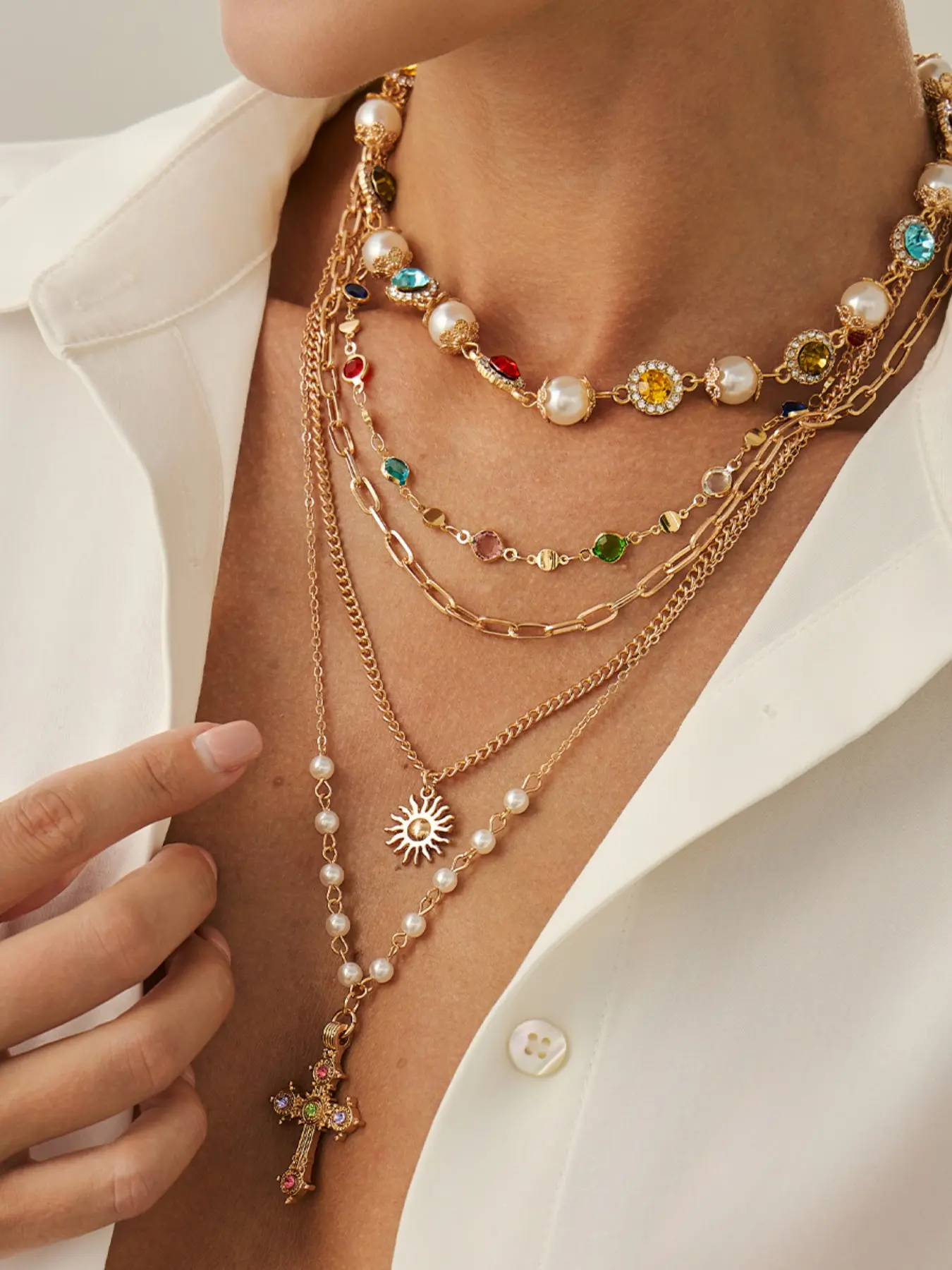 Five-Piece French Vintage Layered Necklace Set, Luxury Commuter Style, Colorful Pearl Choker, Fine Chain, Fidelia Chain, Sun Pendant, Cross Charm, Charms Choker Necklace